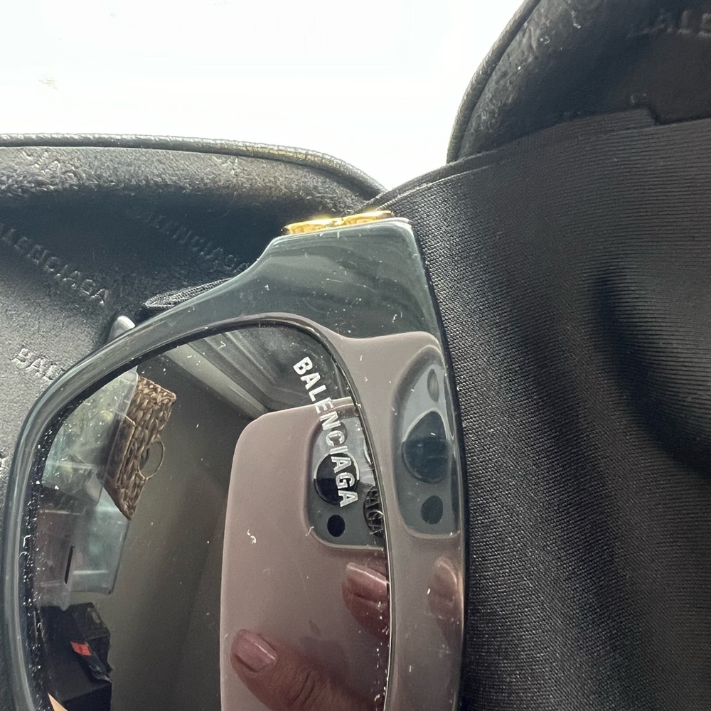 Balenciaga new sunglasses 🕶️ - Picture 5 of 10